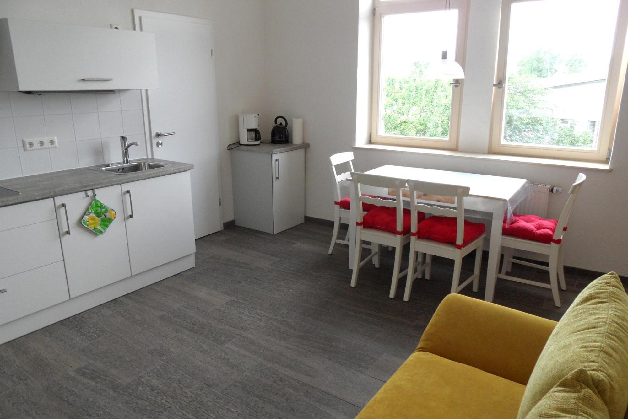 Im Bahnhof - Gaestezimmer - Weikersheim Bagian luar foto