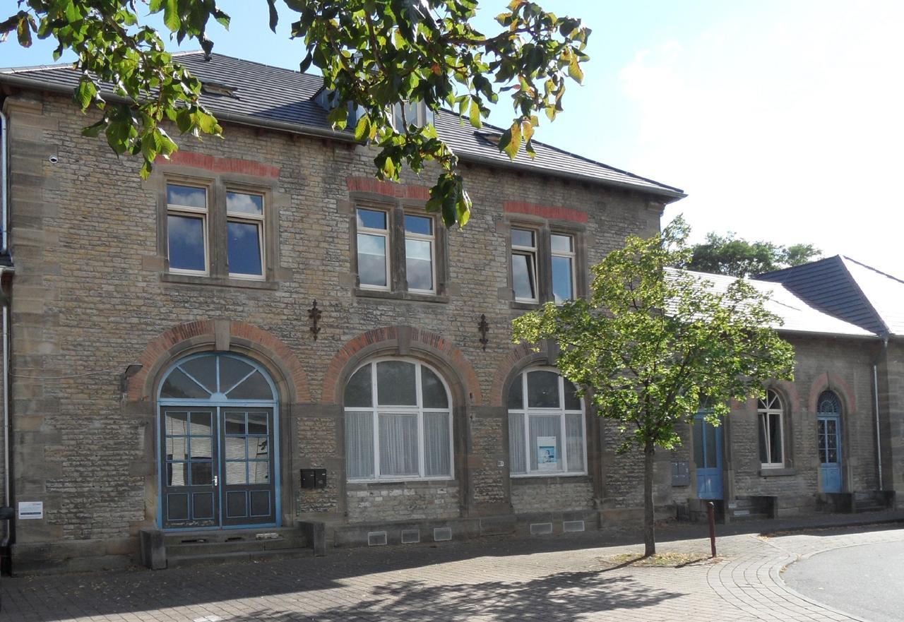 Im Bahnhof - Gaestezimmer - Weikersheim Bagian luar foto