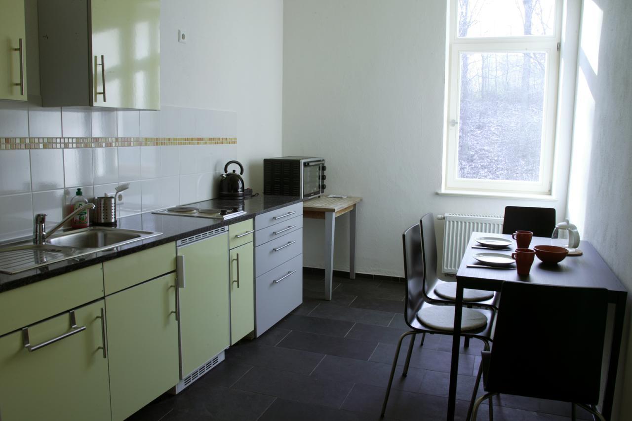 Im Bahnhof - Gaestezimmer - Weikersheim Bagian luar foto